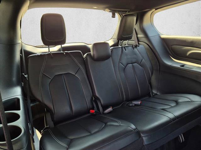 Used 2024 Chrysler Pacifica Limited FWD image 19