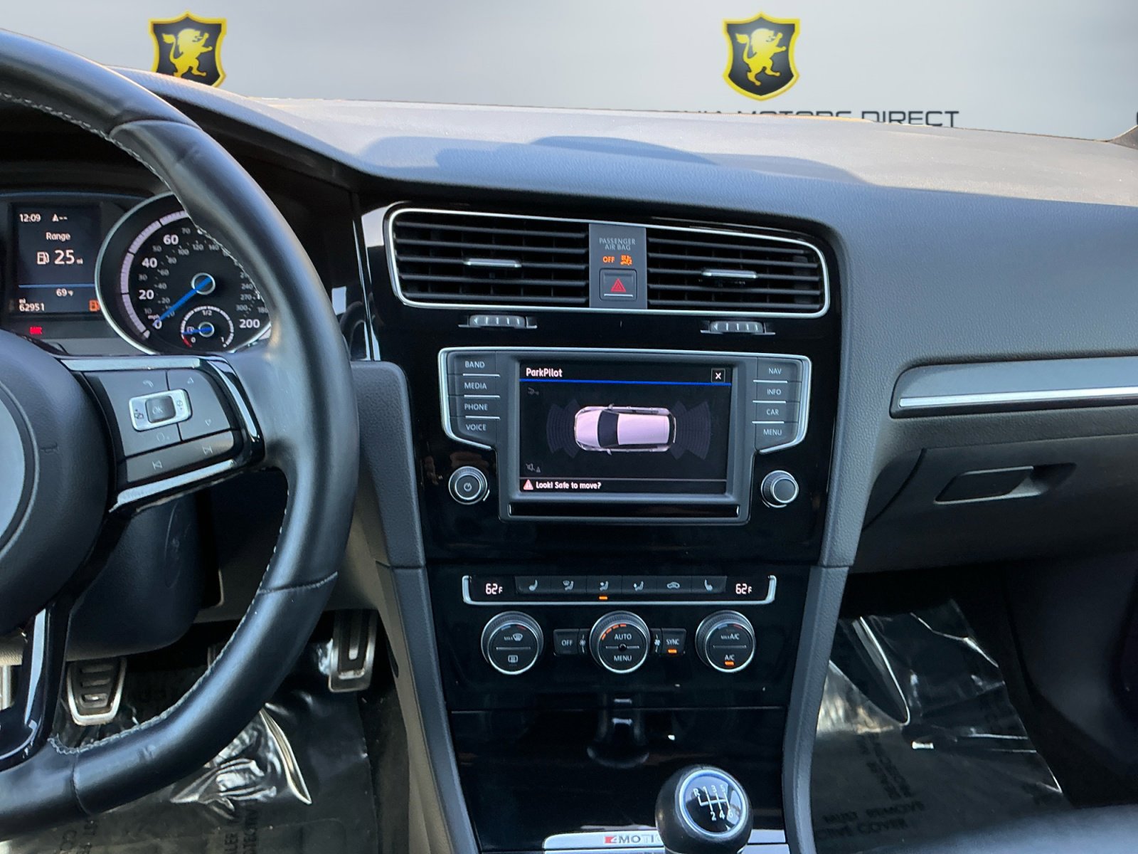 Used 2017 Volkswagen Golf R 4-Door image 13