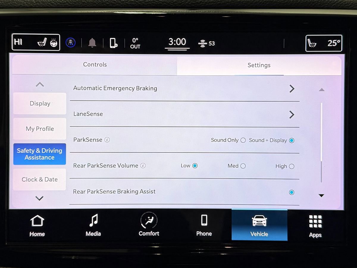 Used 2022 Chrysler Pacifica Touring-L image 22