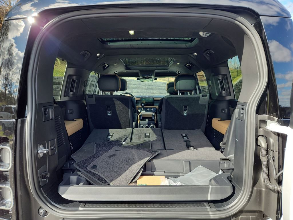 New 2025 Land Rover Defender 130 V8 image 13