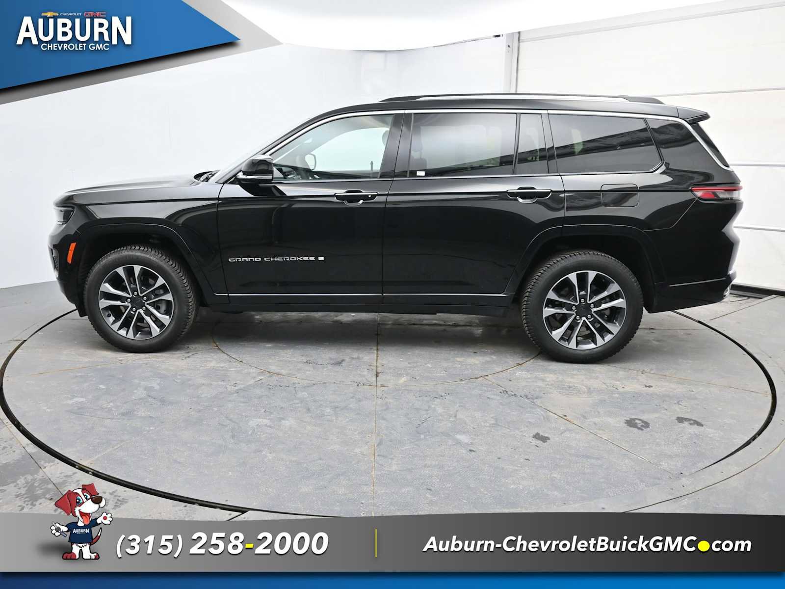 Used 2024 Jeep Grand Cherokee L Overland w/ Trailer Tow Package image 13