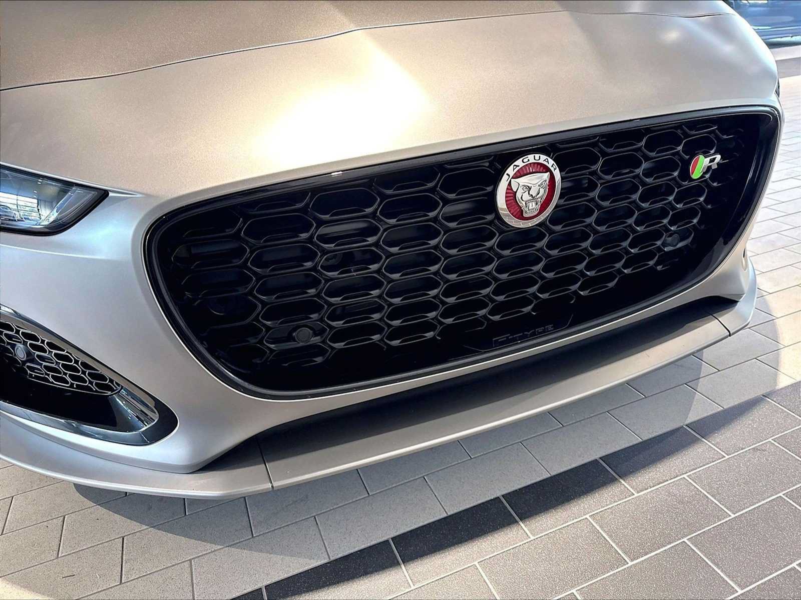 Used 2023 Jaguar F-TYPE R AWD/4WD image 31