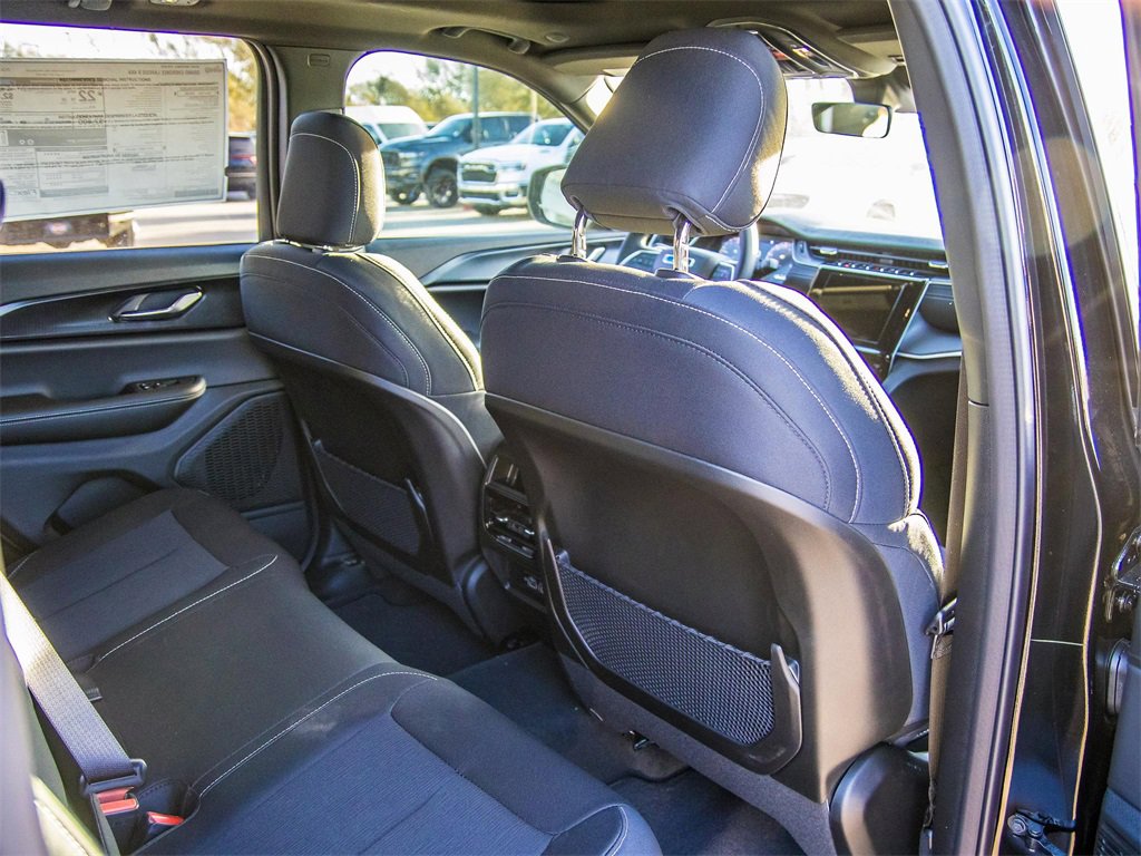 New 2025 Jeep Grand Cherokee Laredo X image 20