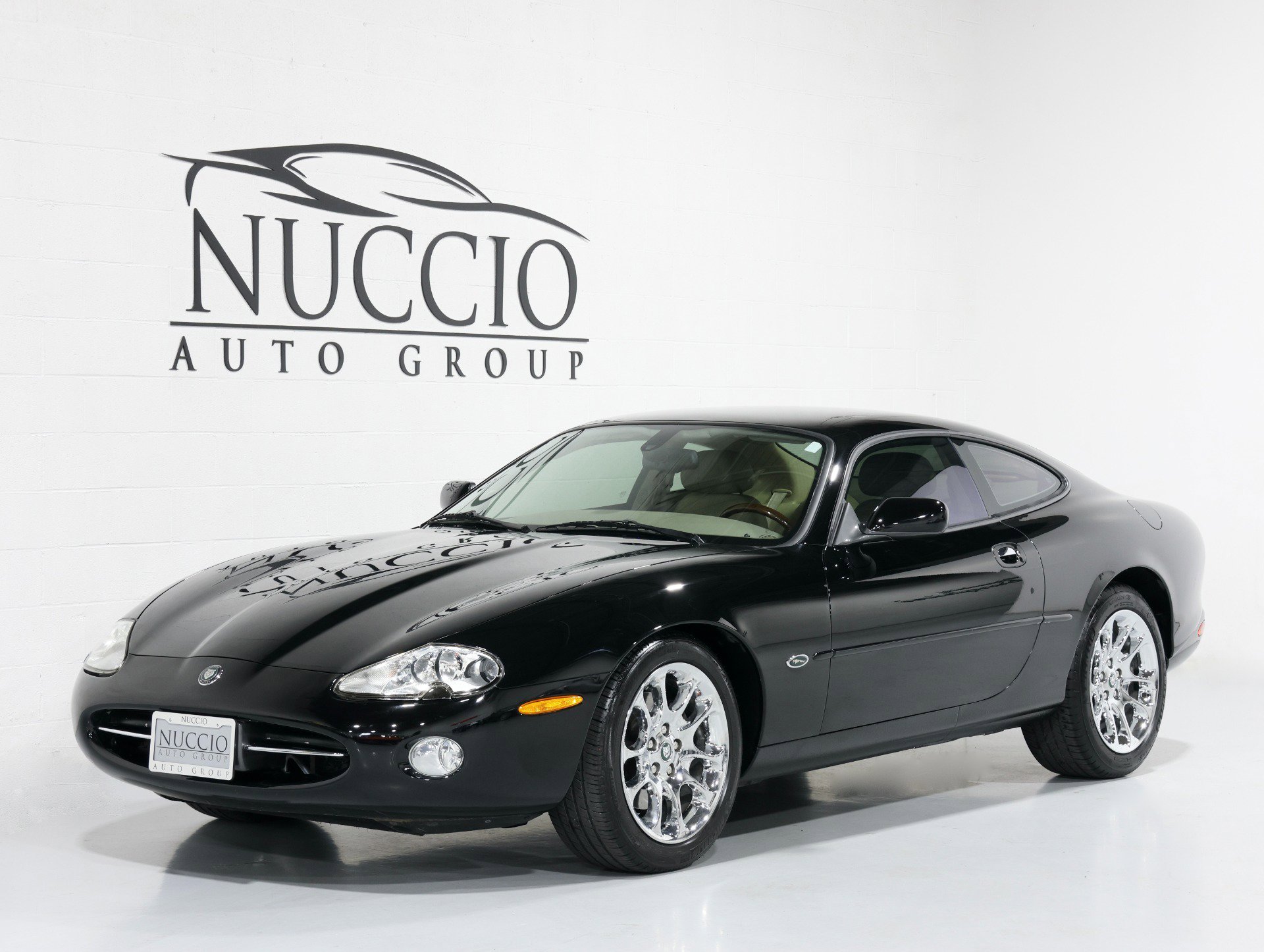 Used 2002 Jaguar XK8 Coupe image 34