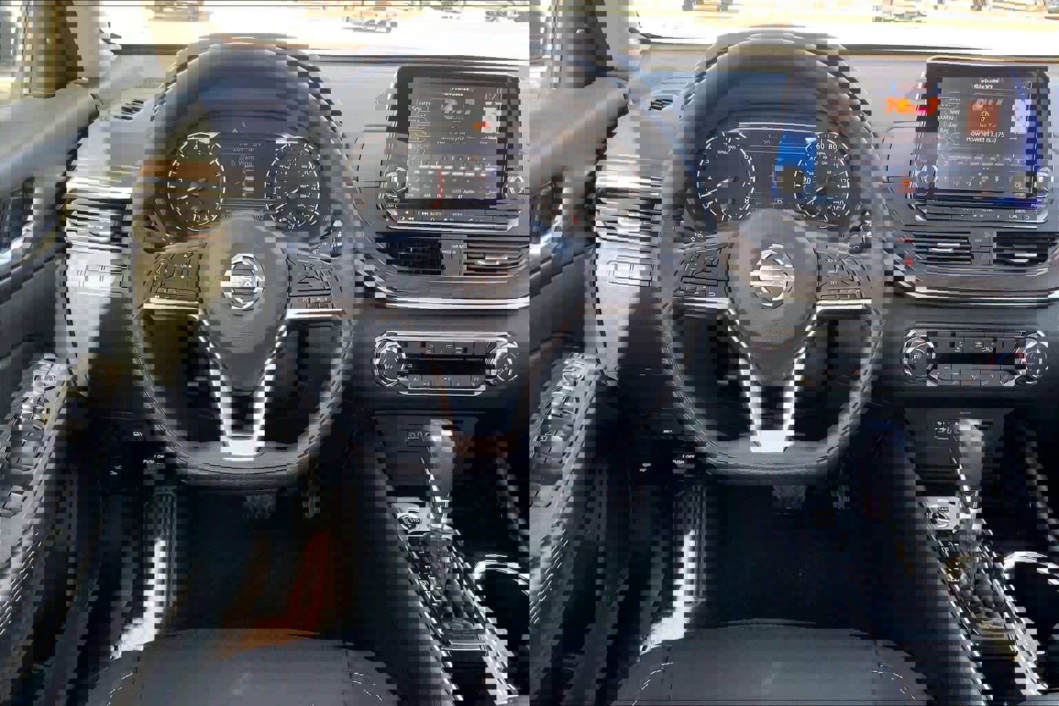 Used 2024 Nissan Altima 2.5 SV image 5