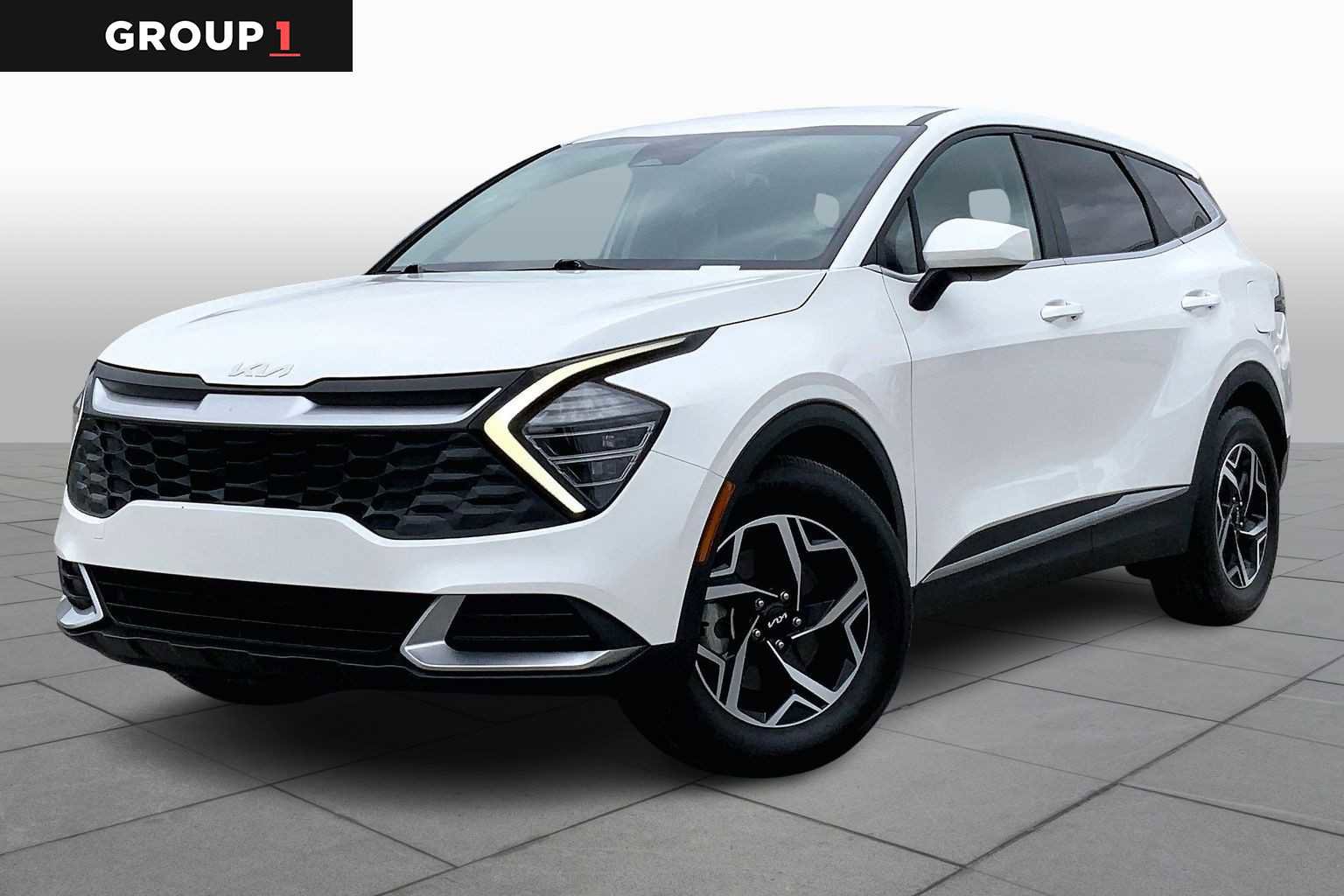 Used 2024 Kia Sportage LX image 1