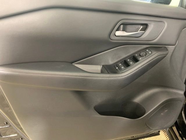 Used 2025 Nissan Rogue SV AWD/4WD image 28
