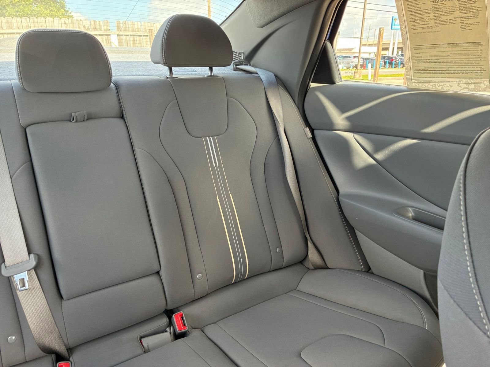 Used 2025 Hyundai Elantra SEL FWD image 30