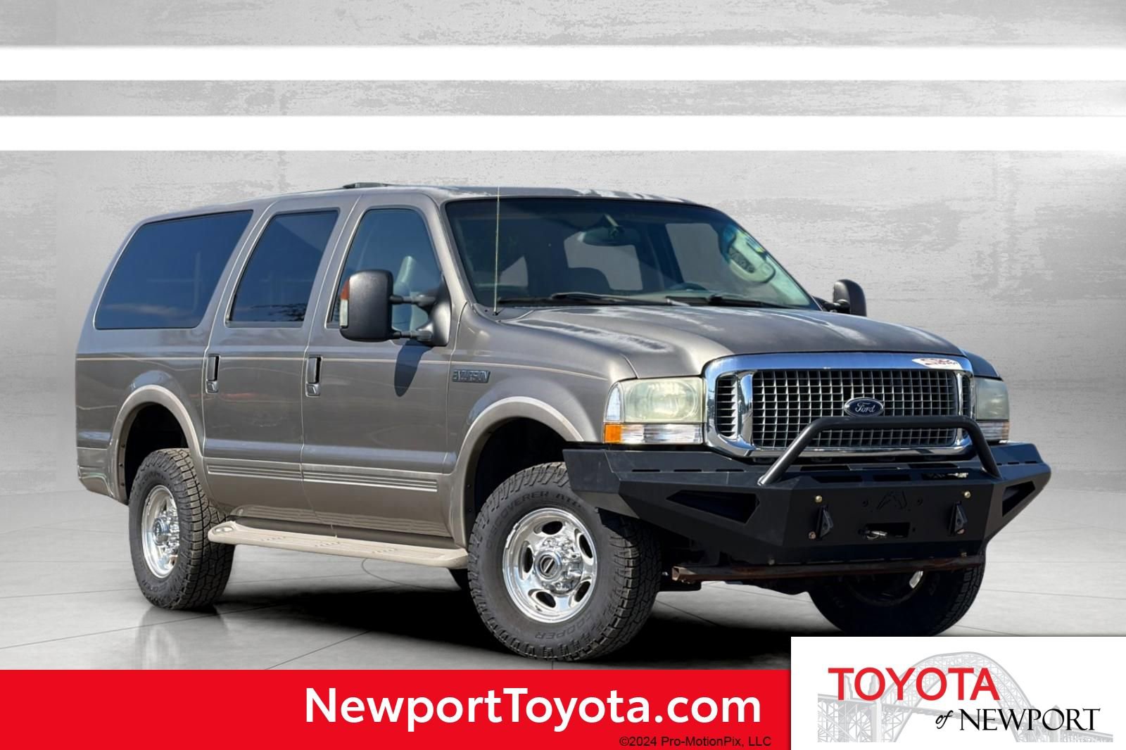 Used 2004 Ford Excursion Eddie Bauer image 1