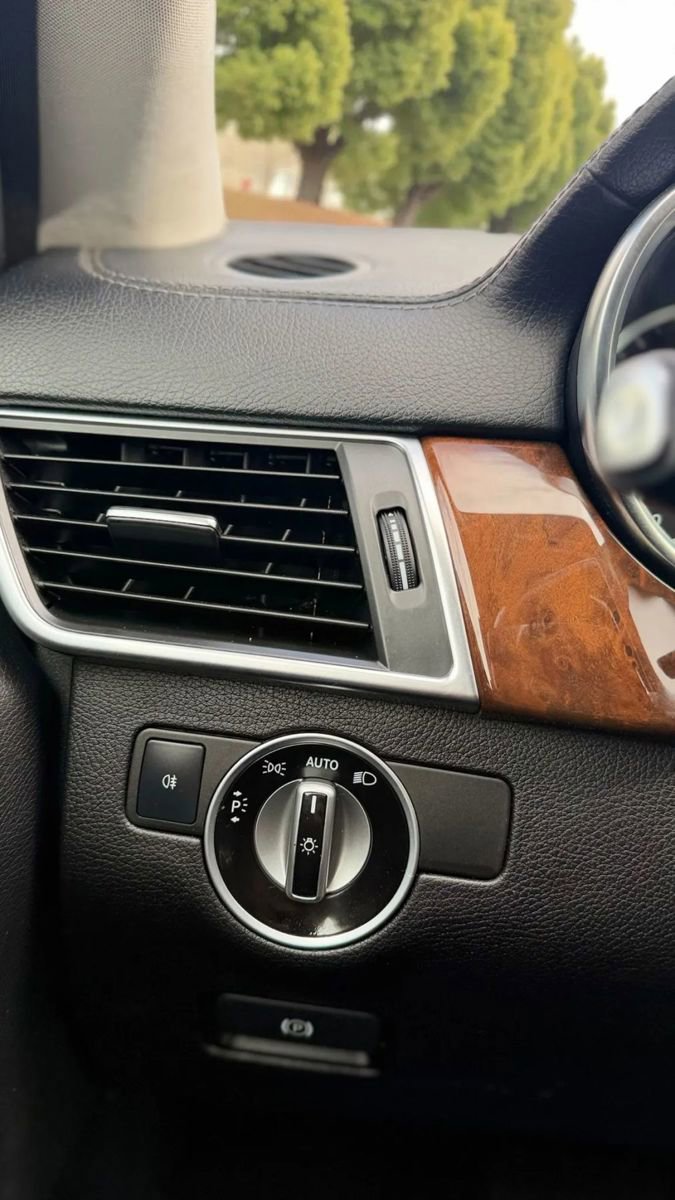Used 2015 Mercedes-Benz GL 550 4MATIC image 19