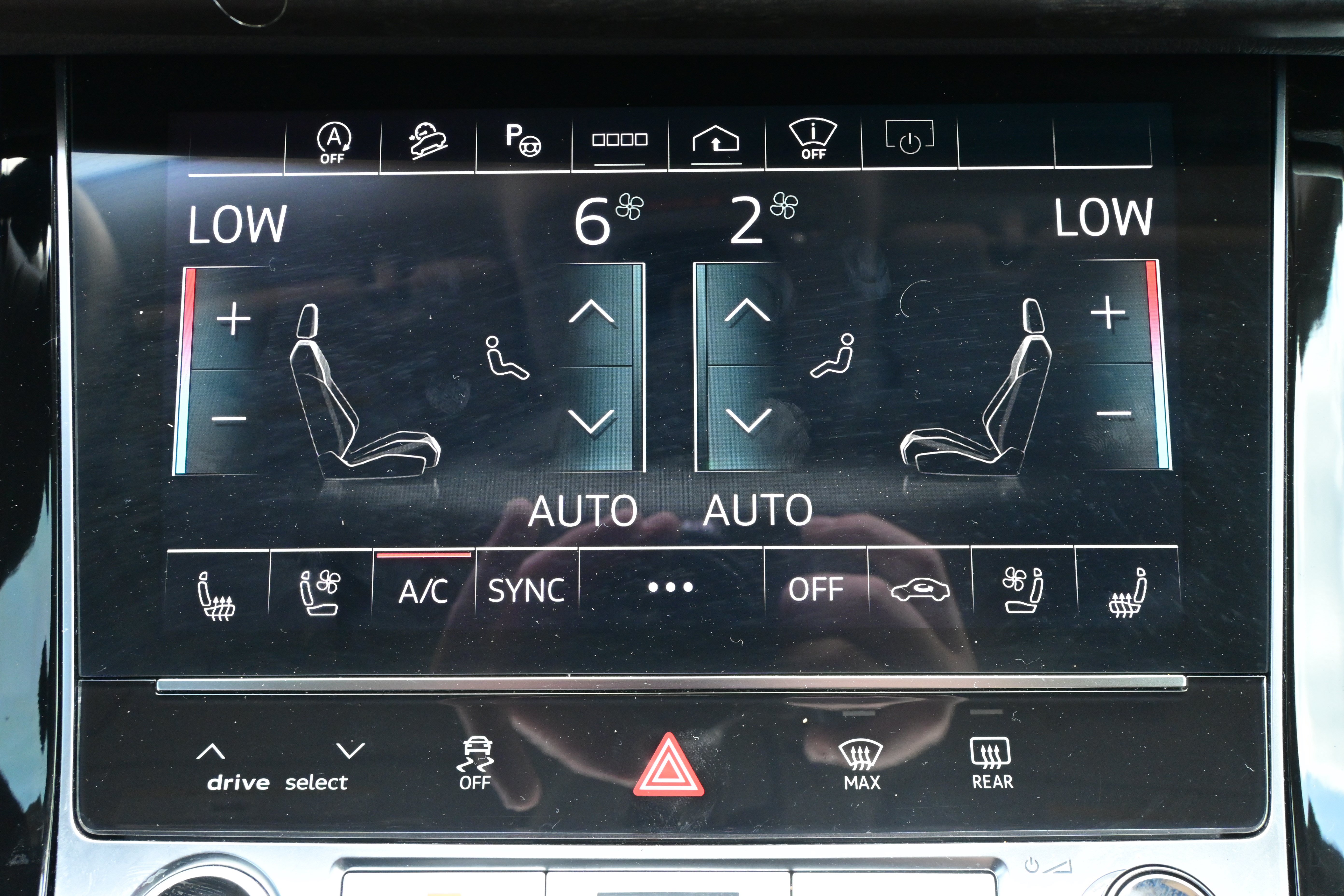 Used 2023 Audi Q8 Prestige AWD/4WD image 28