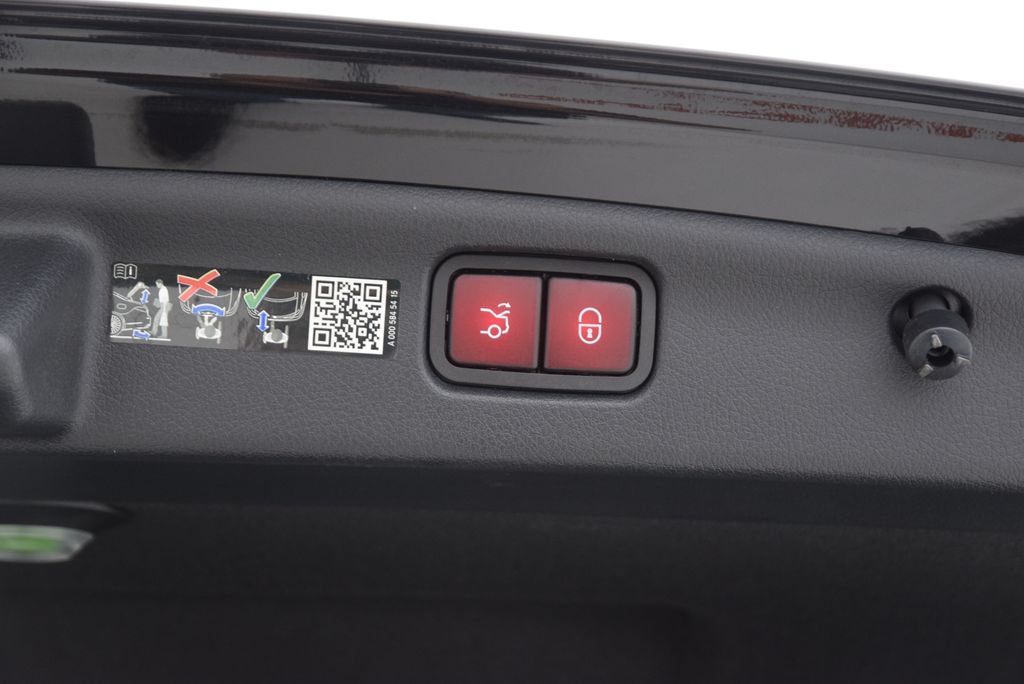 Used 2024 Mercedes-Benz C 43 AMG 4MATIC Sedan image 31