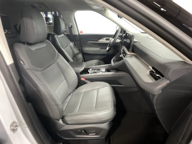 Used 2026 Ford Explorer Active w/ Active Comfort Package AWD/4WD image 30