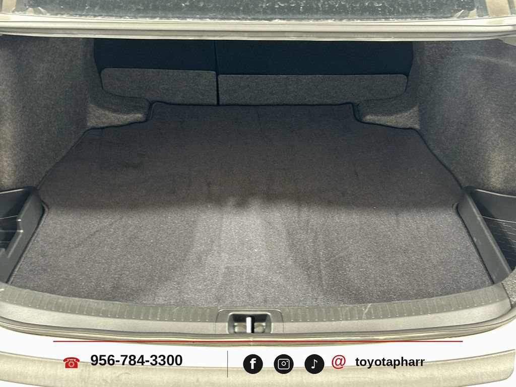 Used 2025 Toyota Corolla LE FWD image 22