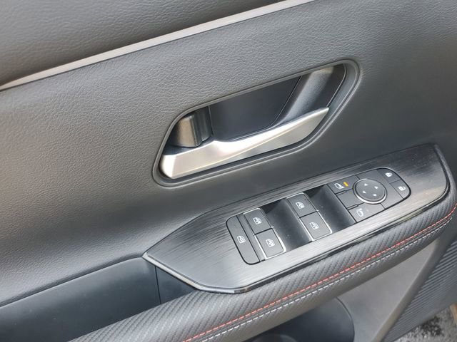 Certified 2025 Nissan Kicks SR FWD image 14