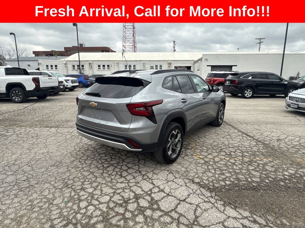 Used 2025 Chevrolet Trax LT image 5