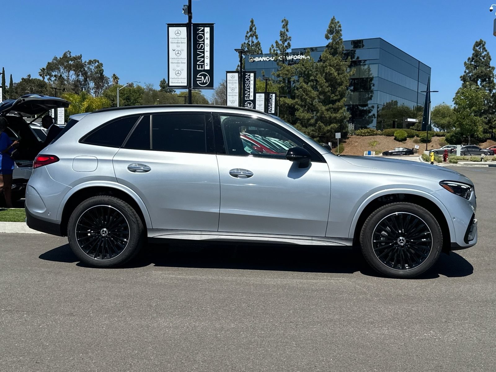 New 2026 Mercedes-Benz GLC 300 image 2