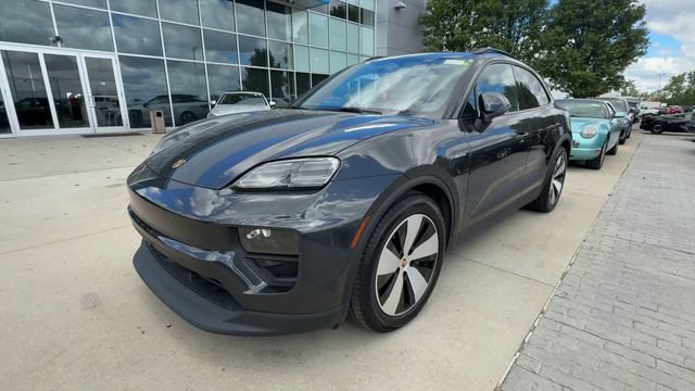 Used 2024 Porsche Macan 4 Electric AWD/4WD image 4