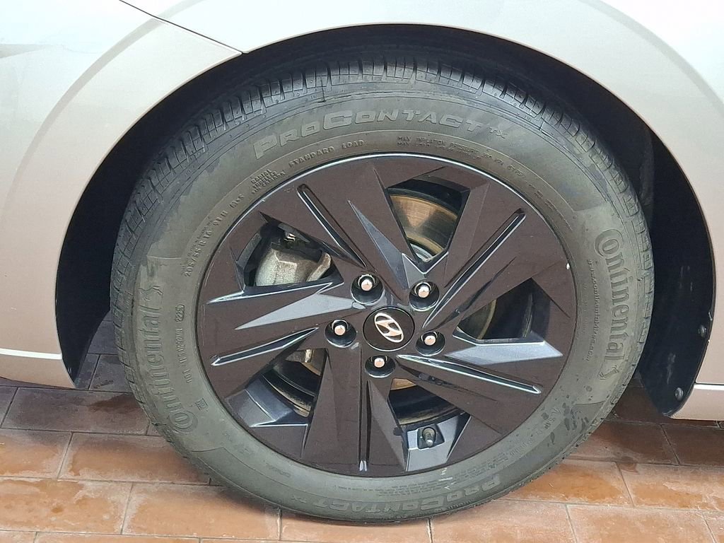 Used 2023 Hyundai Elantra SEL image 7