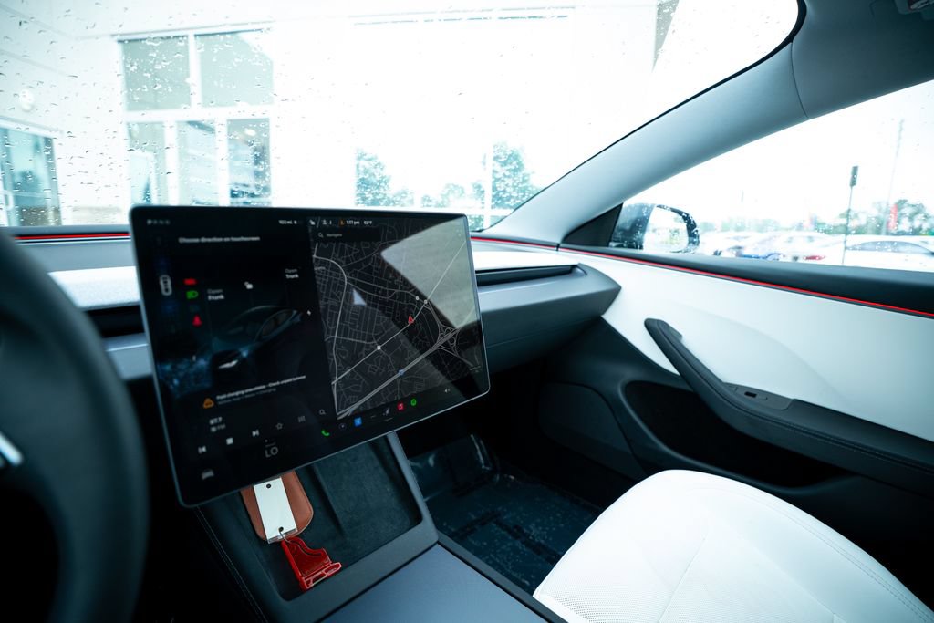 Used 2026 Tesla Model 3 RWD image 27