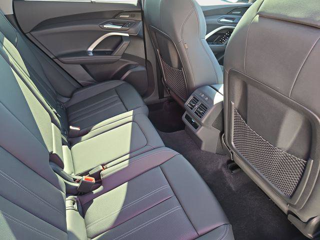 Used 2025 Audi Q5 Premium AWD/4WD image 13