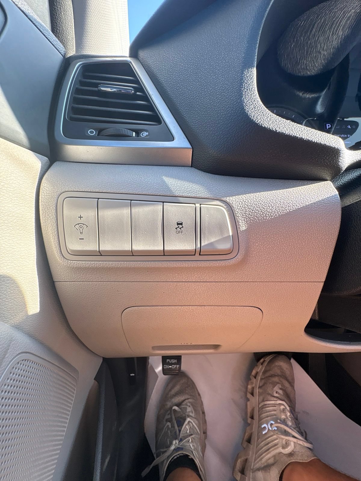 Used 2018 Hyundai Tucson SE w/ Cargo Package FWD image 19