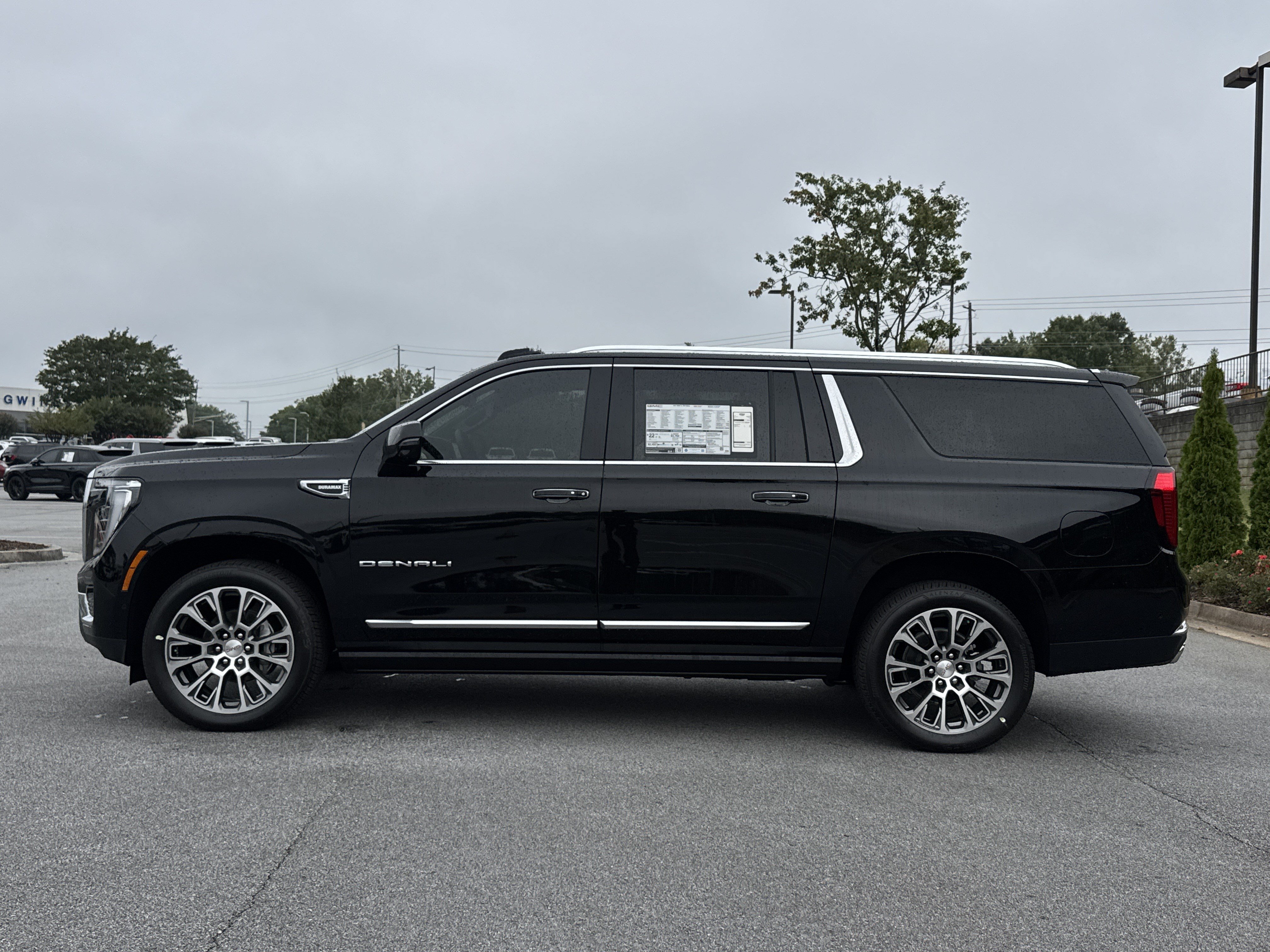 New 2026 GMC Yukon XL Denali w/ Denali Reserve Package AWD/4WD image 7
