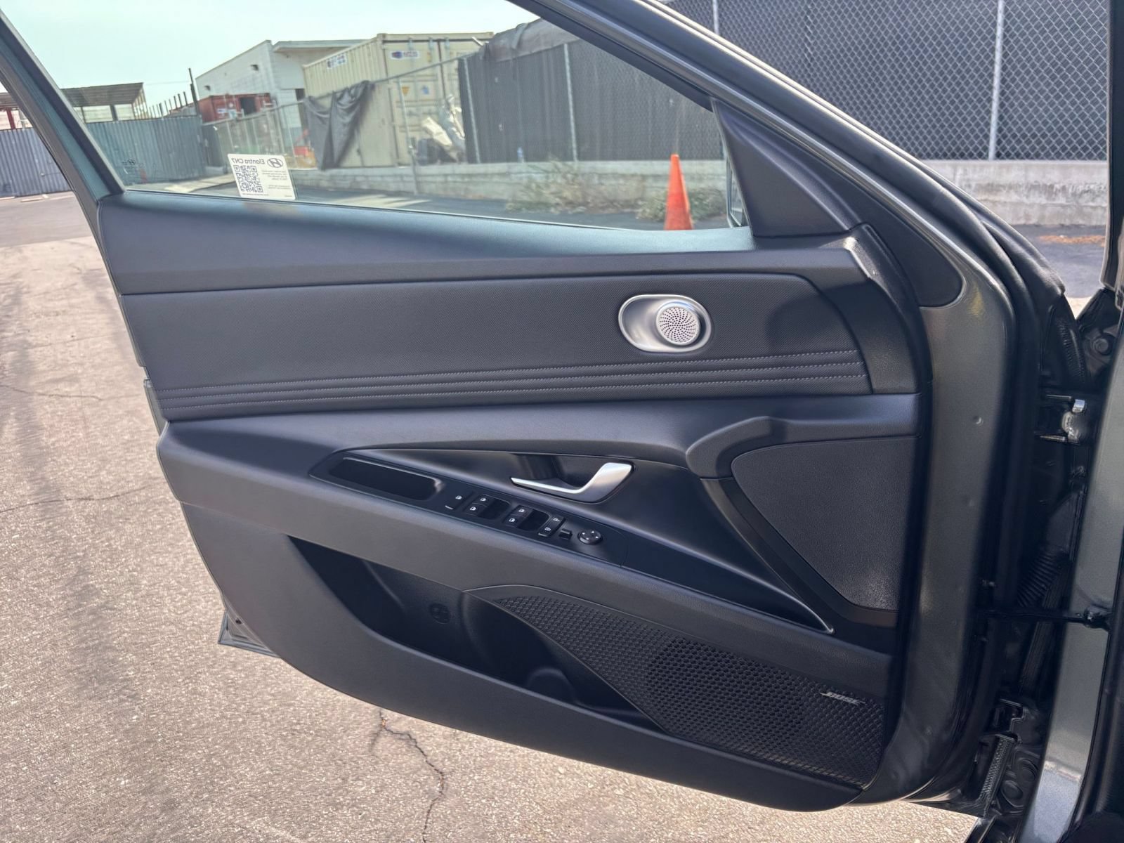 Used 2025 Hyundai Elantra Limited FWD image 18