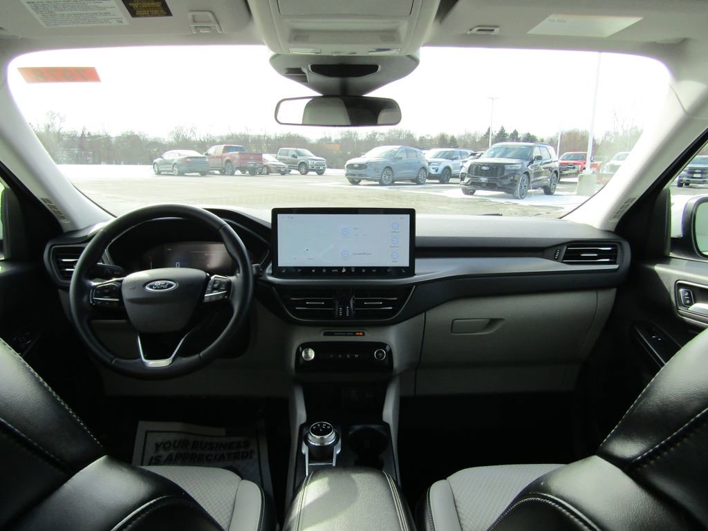 Used 2025 Ford Escape SE image 38