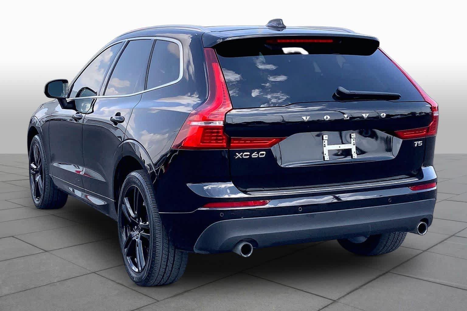 Used 2021 Volvo XC60 T5 Momentum w/ Protection Package Premier FWD image 12
