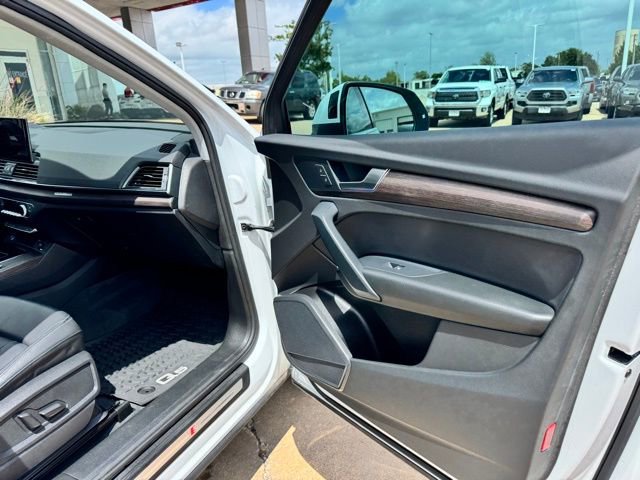 Used 2023 Audi Q5 2.0T Premium w/ Convenience Package AWD/4WD image 14