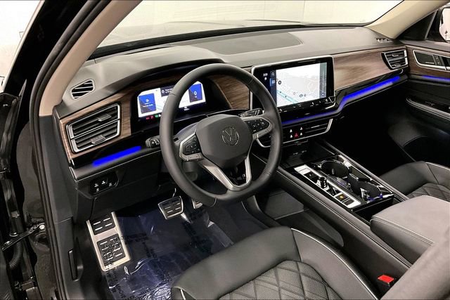 Used 2025 Volkswagen Atlas SEL Premium R-Line image 16