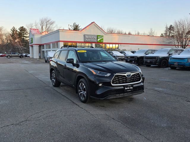 Used 2023 Toyota Highlander XLE image 36