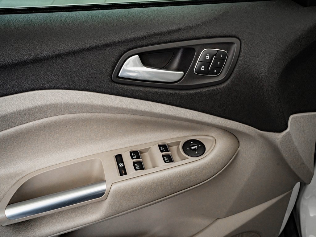 Used 2013 Ford Escape SEL image 22