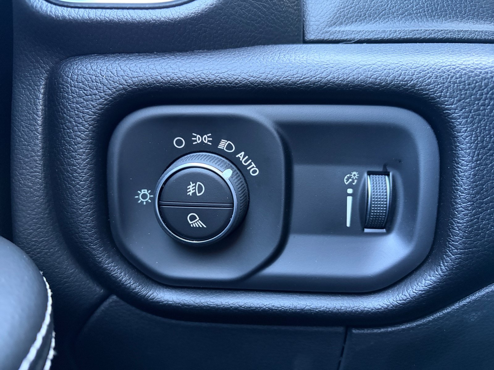 New 2026 RAM 2500 Big Horn AWD/4WD image 16