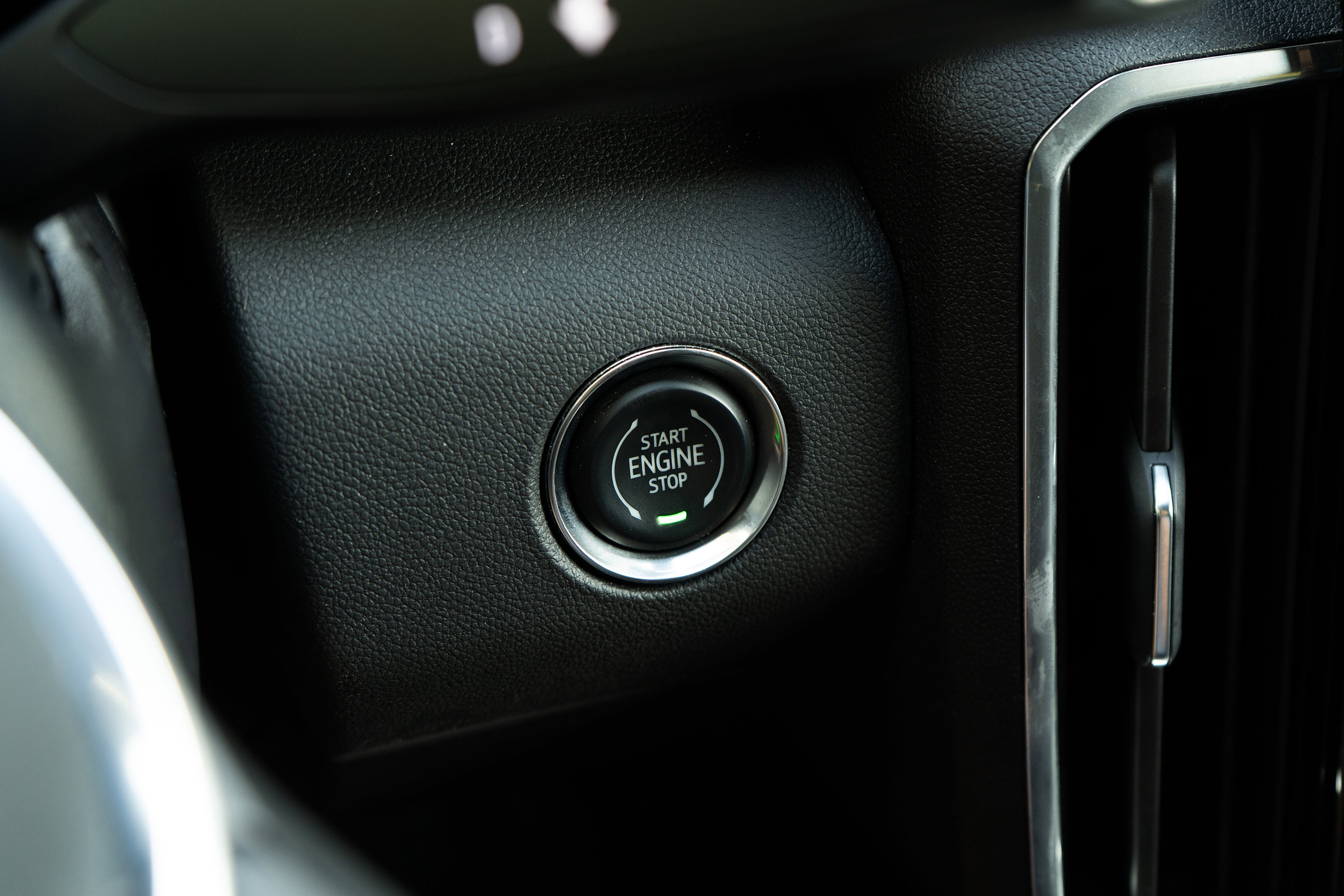 Used 2025 GMC Acadia Elevation image 26