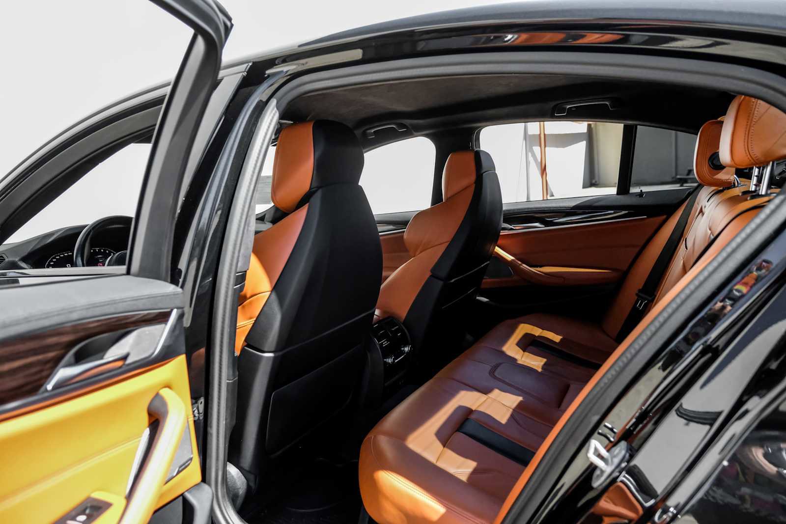 Used 2023 BMW M5 image 36