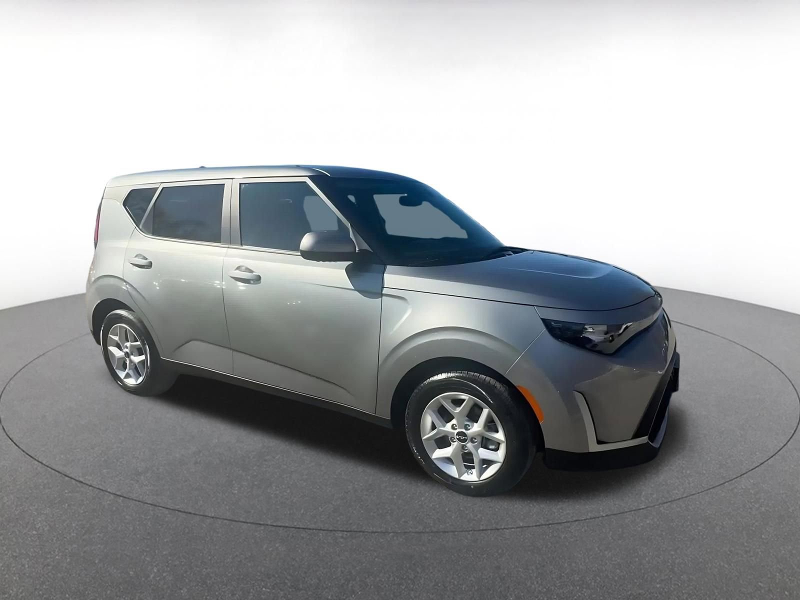 Used 2025 Kia Soul LX w/ LX Technology Package FWD video 2