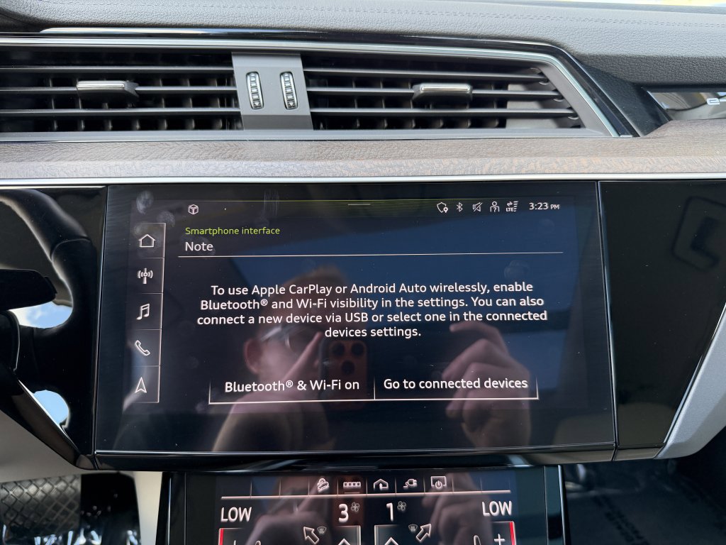 Used 2024 Audi Q8 e-tron Premium Plus w/ Premium Plus Package image 26