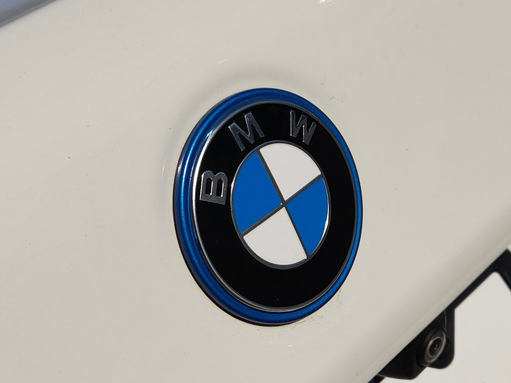 Used 2023 BMW 530e xDrive image 11