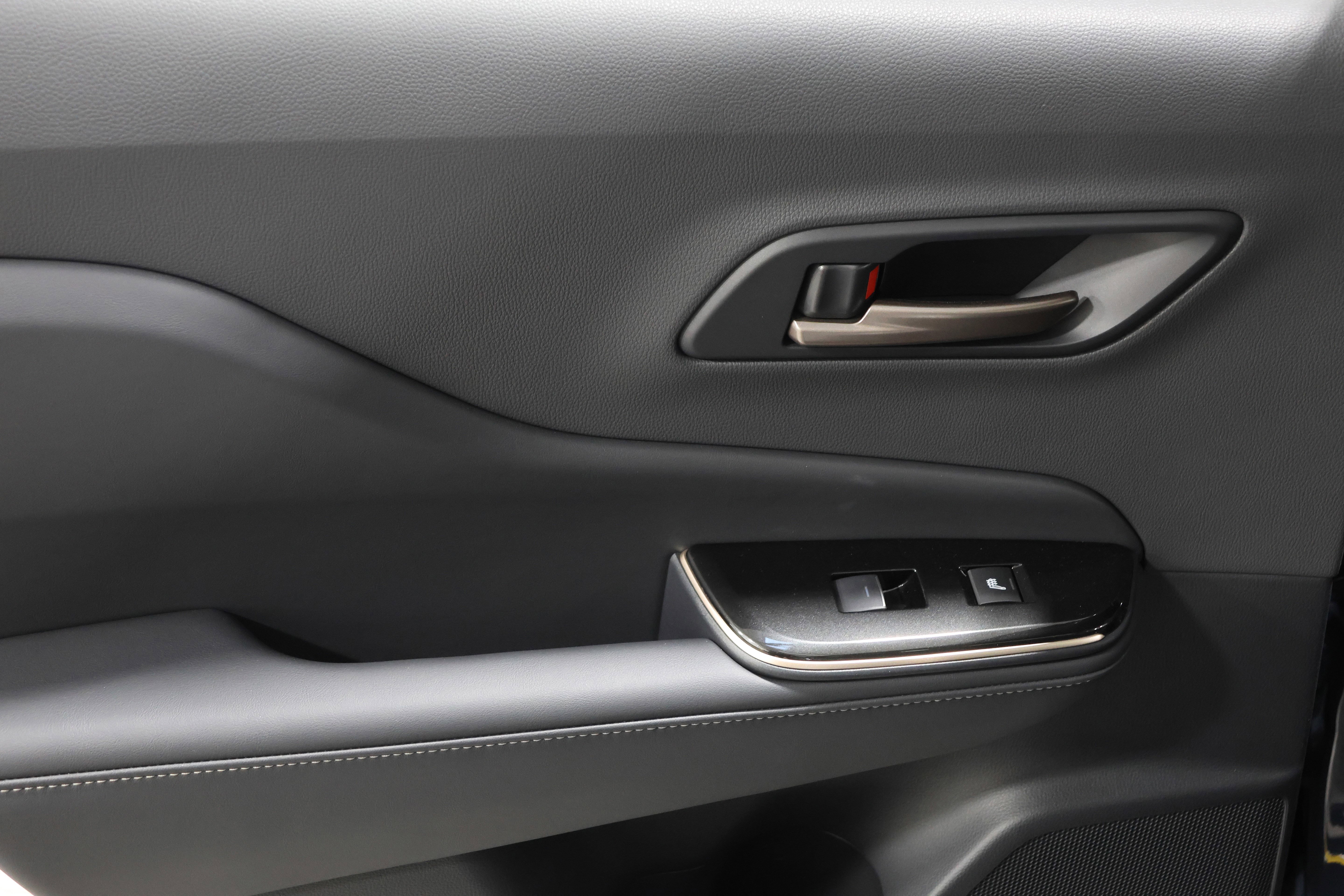 Used 2025 Toyota Crown XLE image 34