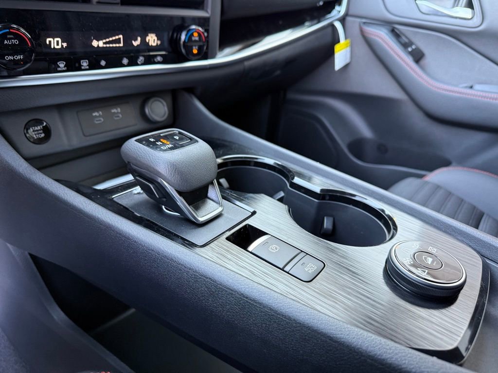 Certified 2026 Nissan Rogue SV image 29