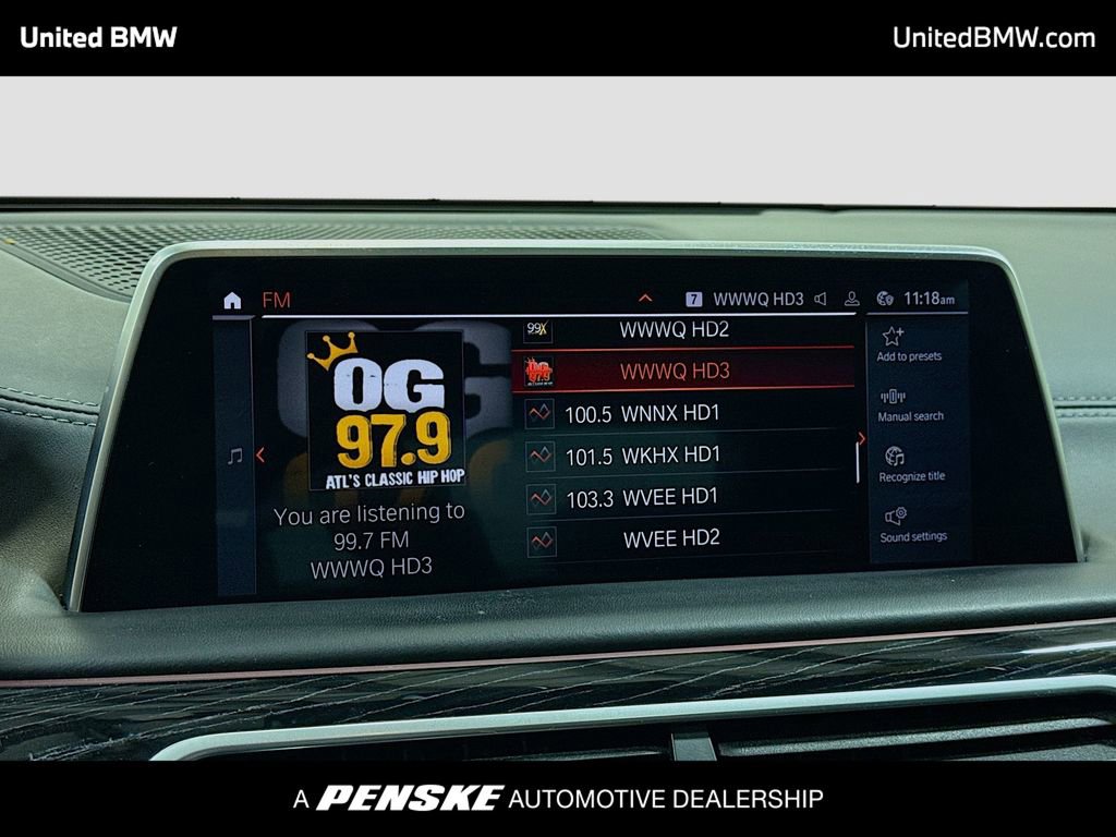 Used 2022 BMW 740i w/ M Sport Package RWD image 8