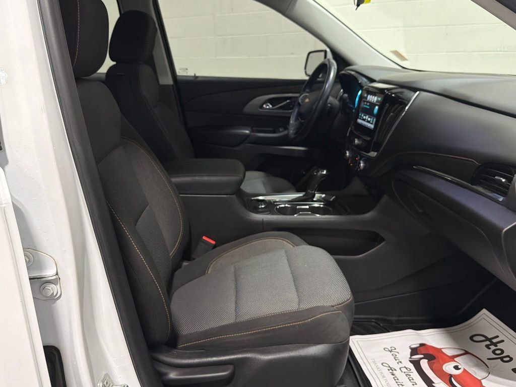 Used 2018 Chevrolet Traverse LT image 28