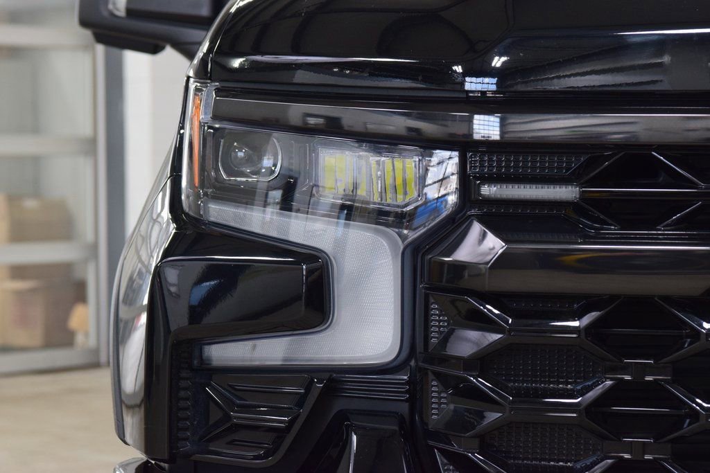 Used 2024 Chevrolet Silverado 1500 ZR2 image 12