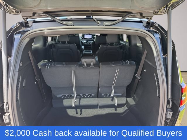 New 2027 Chrysler Pacifica Select FWD image 17