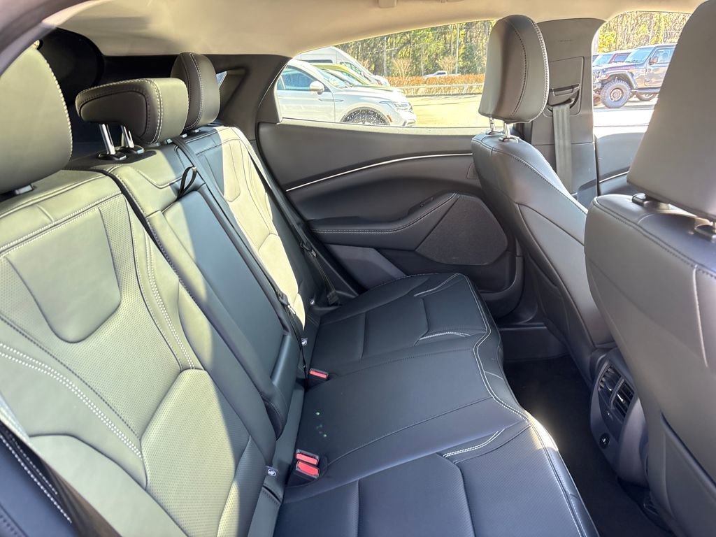 Certified 2025 Ford Mustang Mach-E Premium image 29