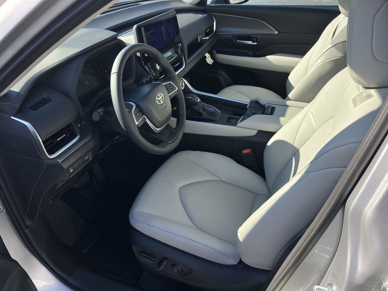 New 2026 Toyota Grand Highlander XLE image 9