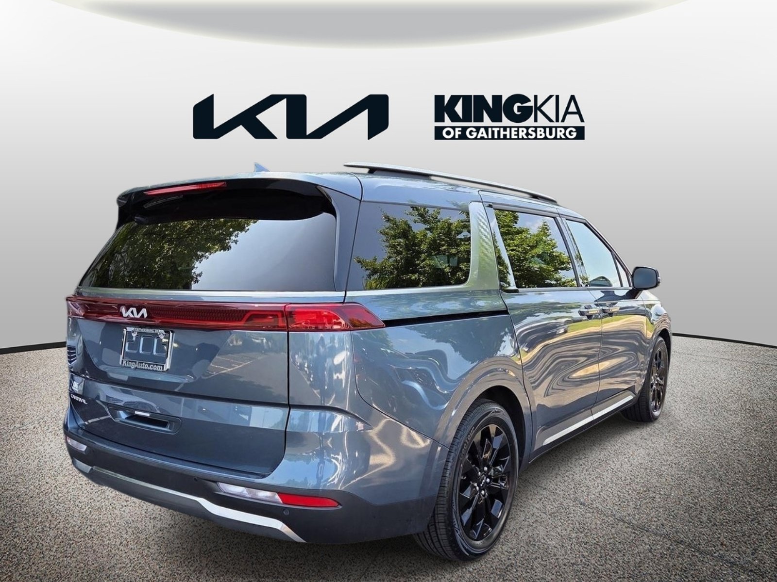 Certified 2024 Kia Carnival SX Prestige FWD image 3