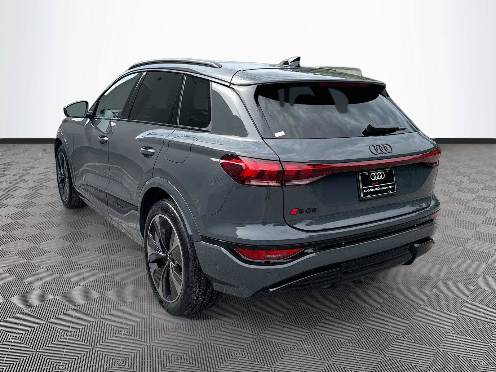 Used 2025 Audi SQ6 e-tron Prestige AWD/4WD image 5